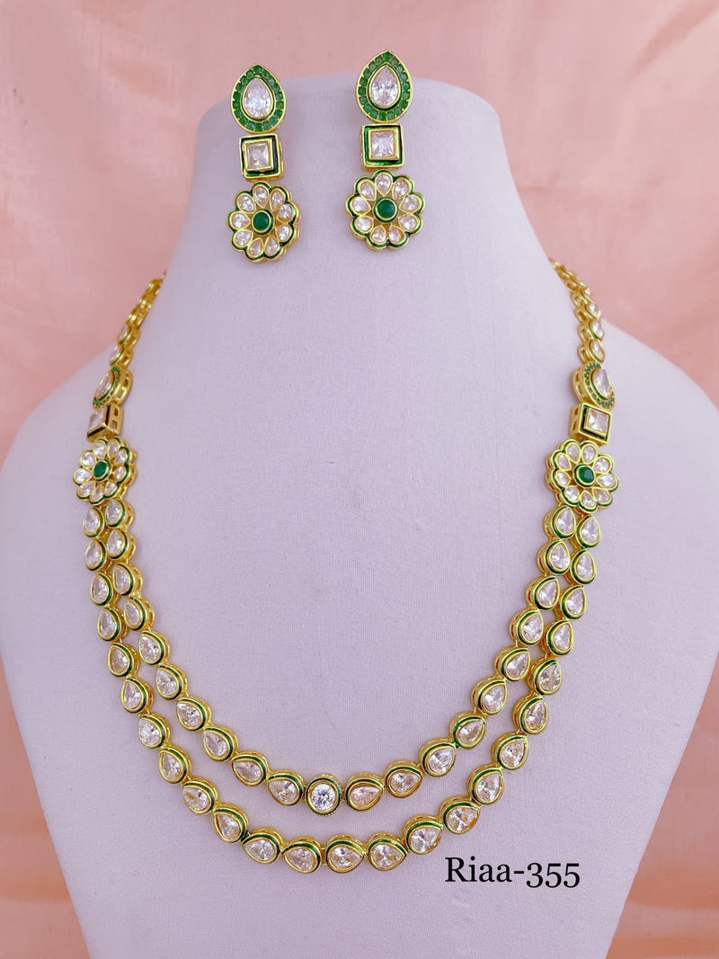 Minimalistic Forest Green Kundan Necklace Set